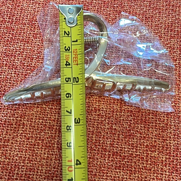 Lot of 3 Metal Large Hair Claw Clips in Gold, Silver, and Gunmetal NWOT - Picture 4 of 4